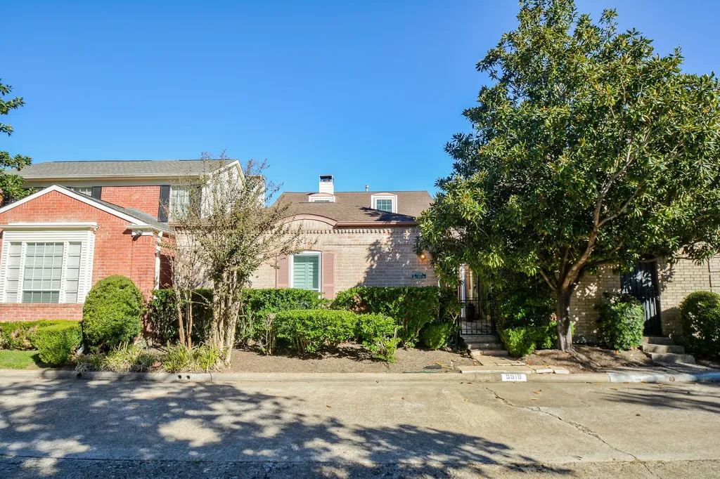 9518 Bayou Brook Street Houston TX 77063