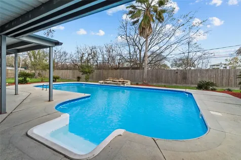 505 S Burnett Drive Baytown TX 77520