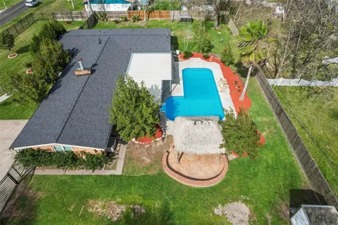 505 S Burnett Drive Baytown TX 77520