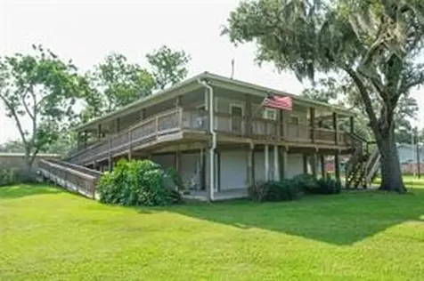 915 Live Oak Drive Jones Creek TX 77541