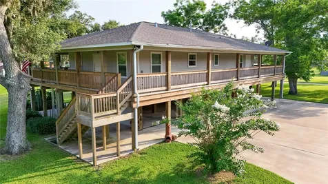 915 Live Oak Drive Jones Creek TX 77541