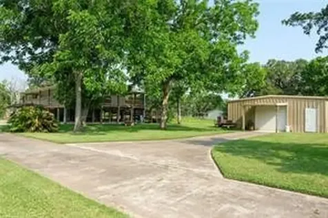 915 Live Oak Drive Jones Creek TX 77541