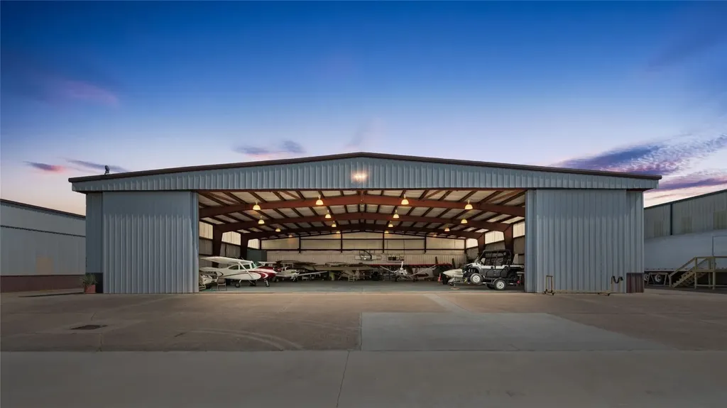 5519 W Arcola Airport Arcola TX 77583