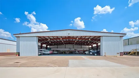 5519 W Arcola Airport Arcola TX 77583