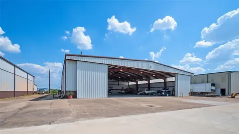 5519 W Arcola Airport Arcola TX 77583