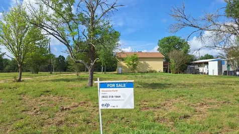 1284 Beaver Lake Drive Caldwell TX 77836