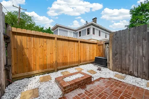 2710 Mason Street Houston TX 77006