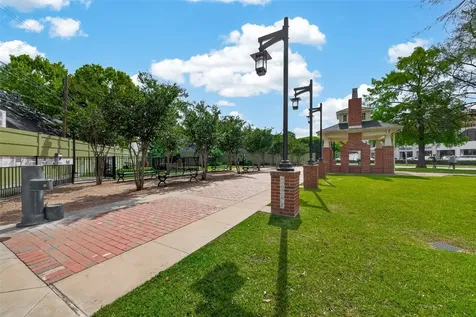 2710 Mason Street Houston TX 77006
