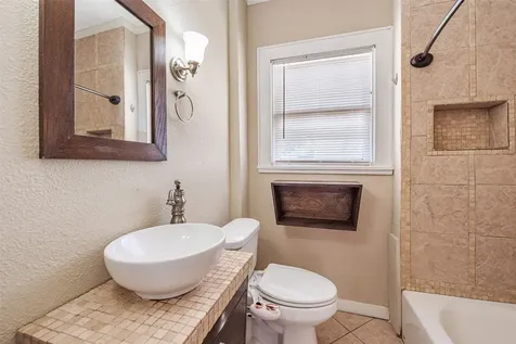 2611 Rosewood Street Houston TX 77004