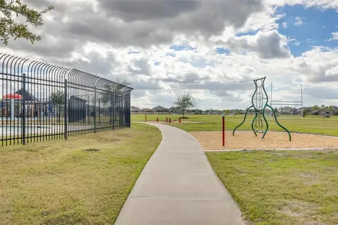 2506 Peacock Ore Drive Rosharon TX 77583