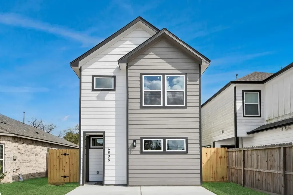 6628 Couch Street Houston TX 77091