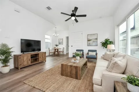 6628 Couch Street Houston TX 77091
