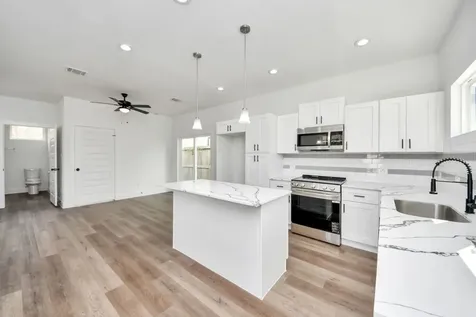 6628 Couch Street Houston TX 77091
