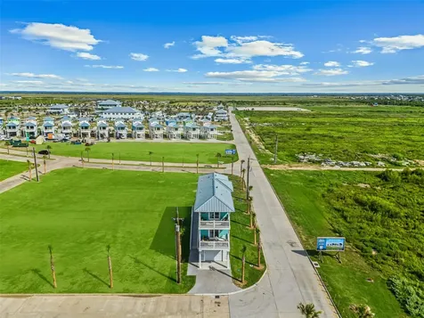 805 Flip Flop Way Crystal Beach TX 77650