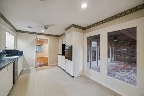 2126 Chimney Rock Road Houston TX 77056