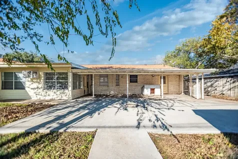 1106 Brookhollow Drive Port Lavaca TX 77979