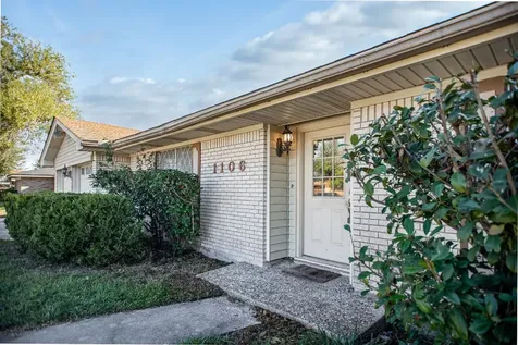 1106 Brookhollow Drive Port Lavaca TX 77979