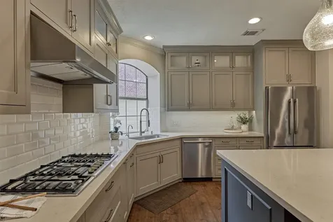 16707 Avenfield Road Tomball TX 77377