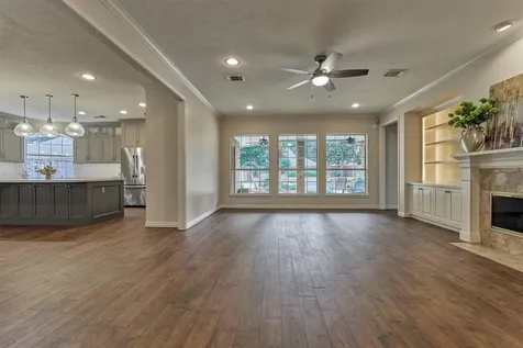 16707 Avenfield Road Tomball TX 77377
