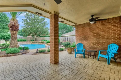 16707 Avenfield Road Tomball TX 77377