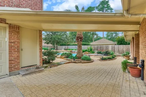 16707 Avenfield Road Tomball TX 77377