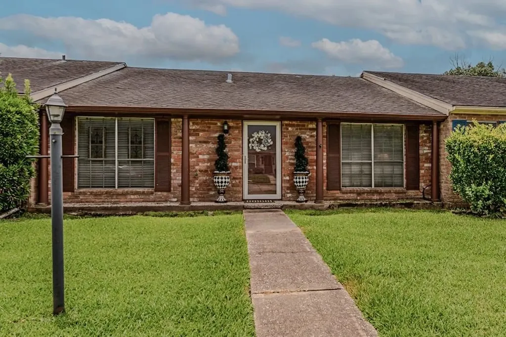 5975 Meadow Way Beaumont TX 77707