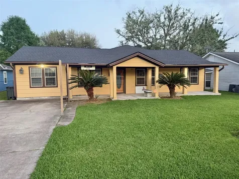2313 3rd Street Port Neches TX 77651