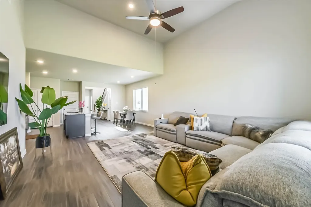 4907 Luke Mathew Drive Rosharon TX 77583