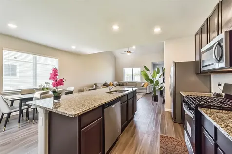 4907 Luke Mathew Drive Rosharon TX 77583