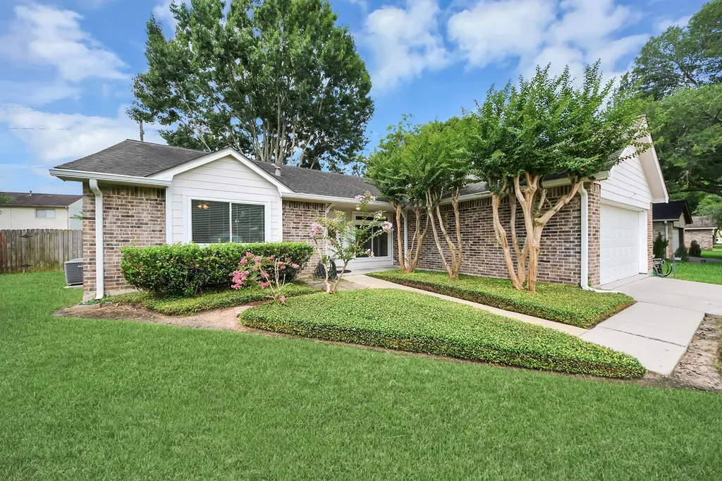 2422 Woven Wood Lane Richmond TX 77406