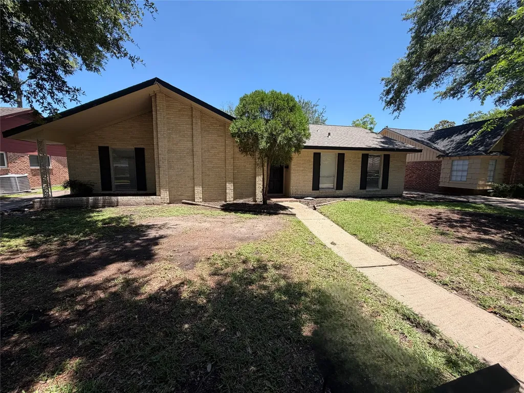 5850 Paisley Street Houston TX 77096