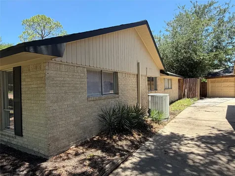 5850 Paisley Street Houston TX 77096