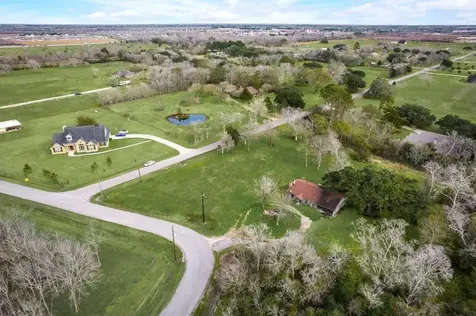 5634 Alleluia Trail Manvel TX 77578
