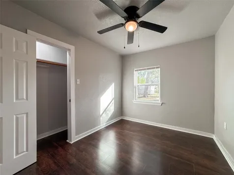 1009 W Snyder Street Alvin TX 77511