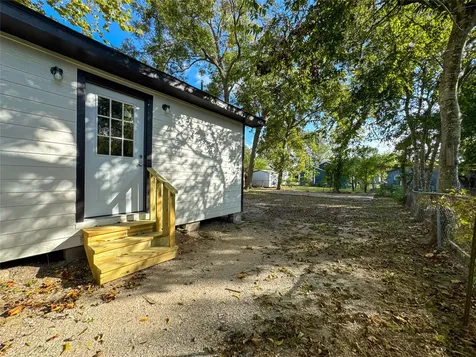 1009 W Snyder Street Alvin TX 77511