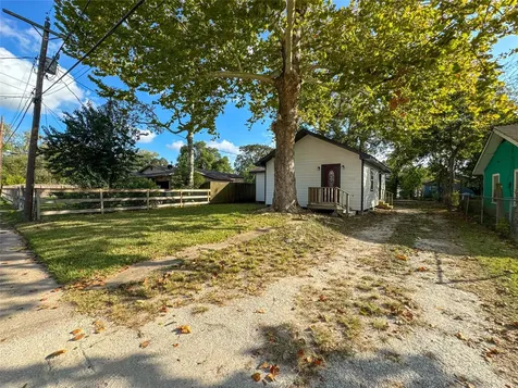 1009 W Snyder Street Alvin TX 77511