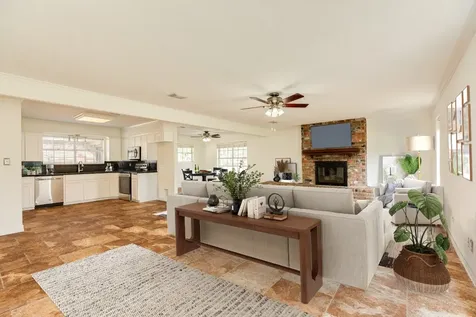 200 Wentworth Drive West Columbia TX 77486