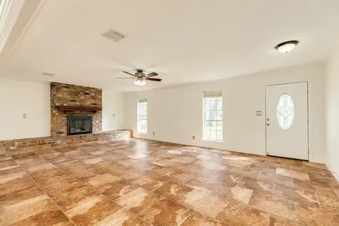 200 Wentworth Drive West Columbia TX 77486