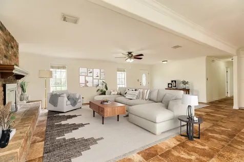 200 Wentworth Drive West Columbia TX 77486