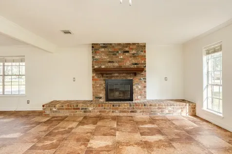 200 Wentworth Drive West Columbia TX 77486