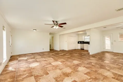 200 Wentworth Drive West Columbia TX 77486