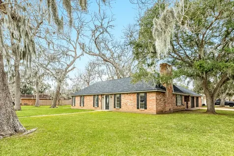 200 Wentworth Drive West Columbia TX 77486