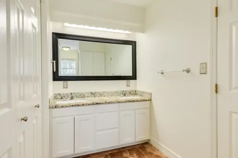 200 Wentworth Drive West Columbia TX 77486