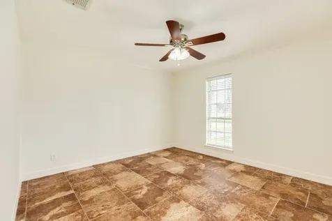 200 Wentworth Drive West Columbia TX 77486