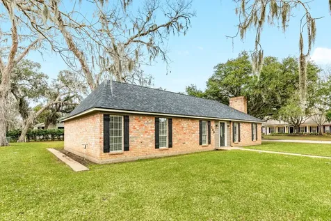 200 Wentworth Drive West Columbia TX 77486