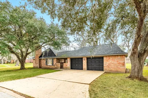 200 Wentworth Drive West Columbia TX 77486