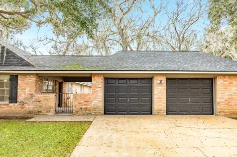 200 Wentworth Drive West Columbia TX 77486