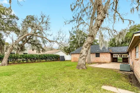 200 Wentworth Drive West Columbia TX 77486
