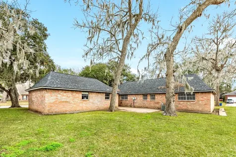 200 Wentworth Drive West Columbia TX 77486