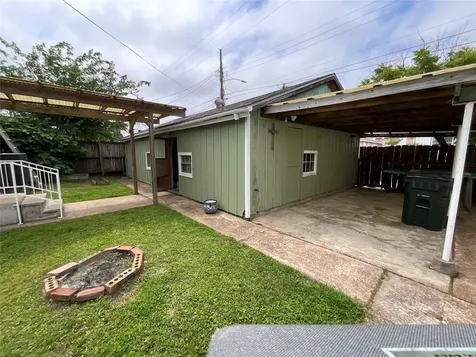 4806 Alamo Drive Galveston TX 77551